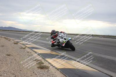 media/Sep-21-2025-Race Pace (Sun) [[98bf33ef95]]/Verified/3-Turn 11 Inside (850am)/